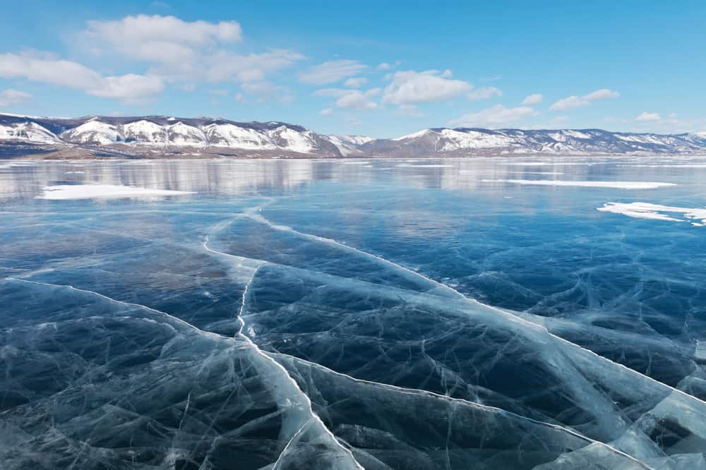 As aletações do clima do lago podem afetar todo ecossistema local (Crédito: Katvic/ shutterstock)