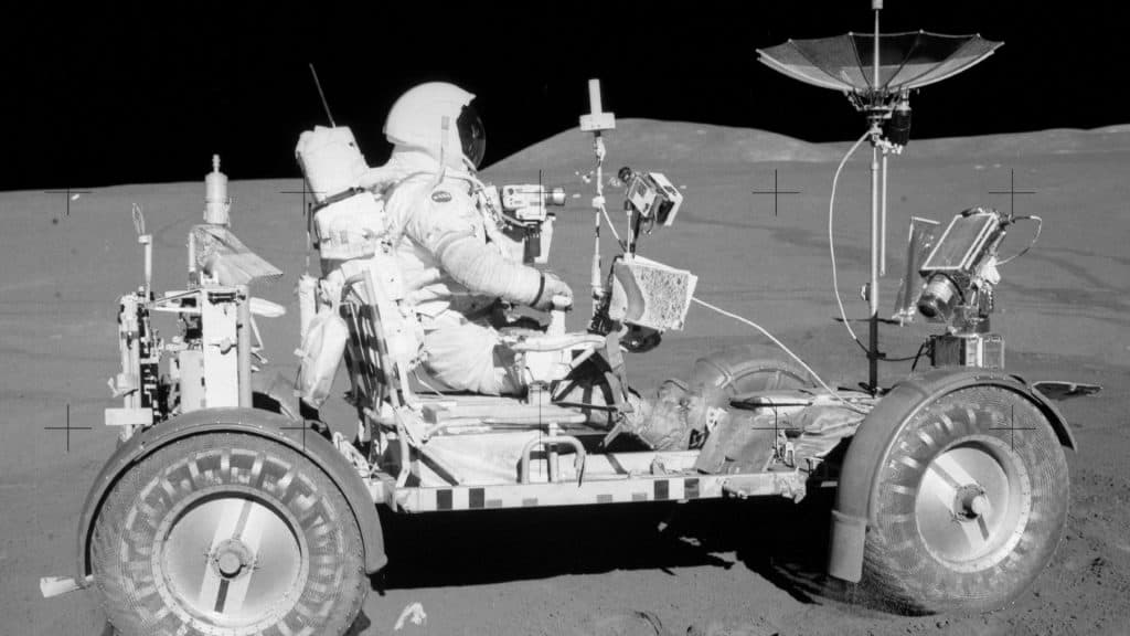 Rover tripulado Lunar Roving Vehicle (Crédito: NASA)