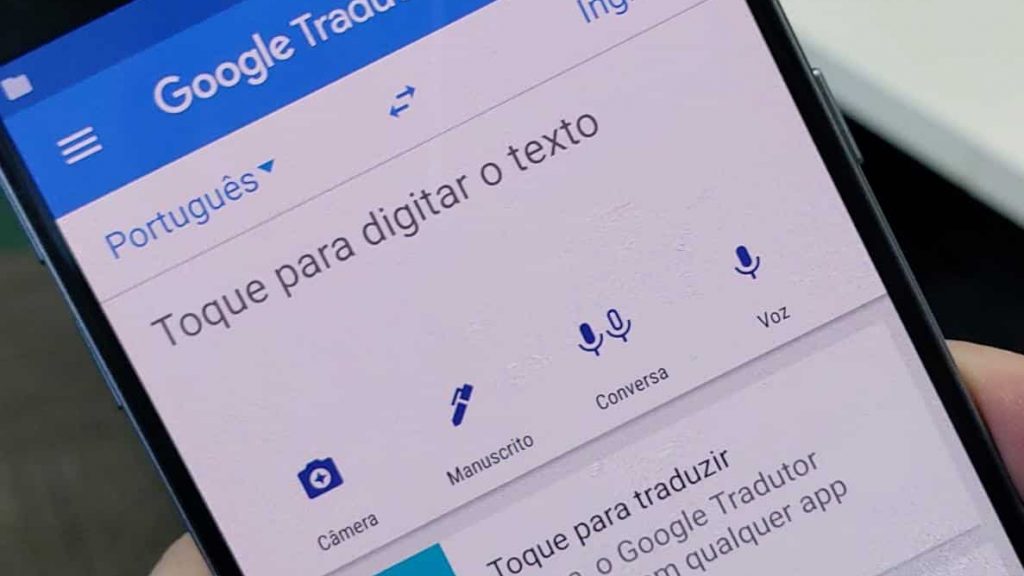 Celular com o aplicativo Google Tradutor