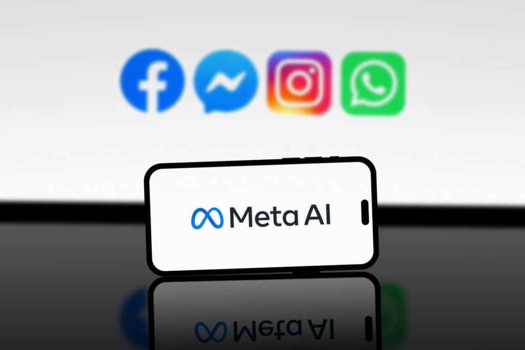 logo da Meta AI com logos das redes sociais da Meta no fundo